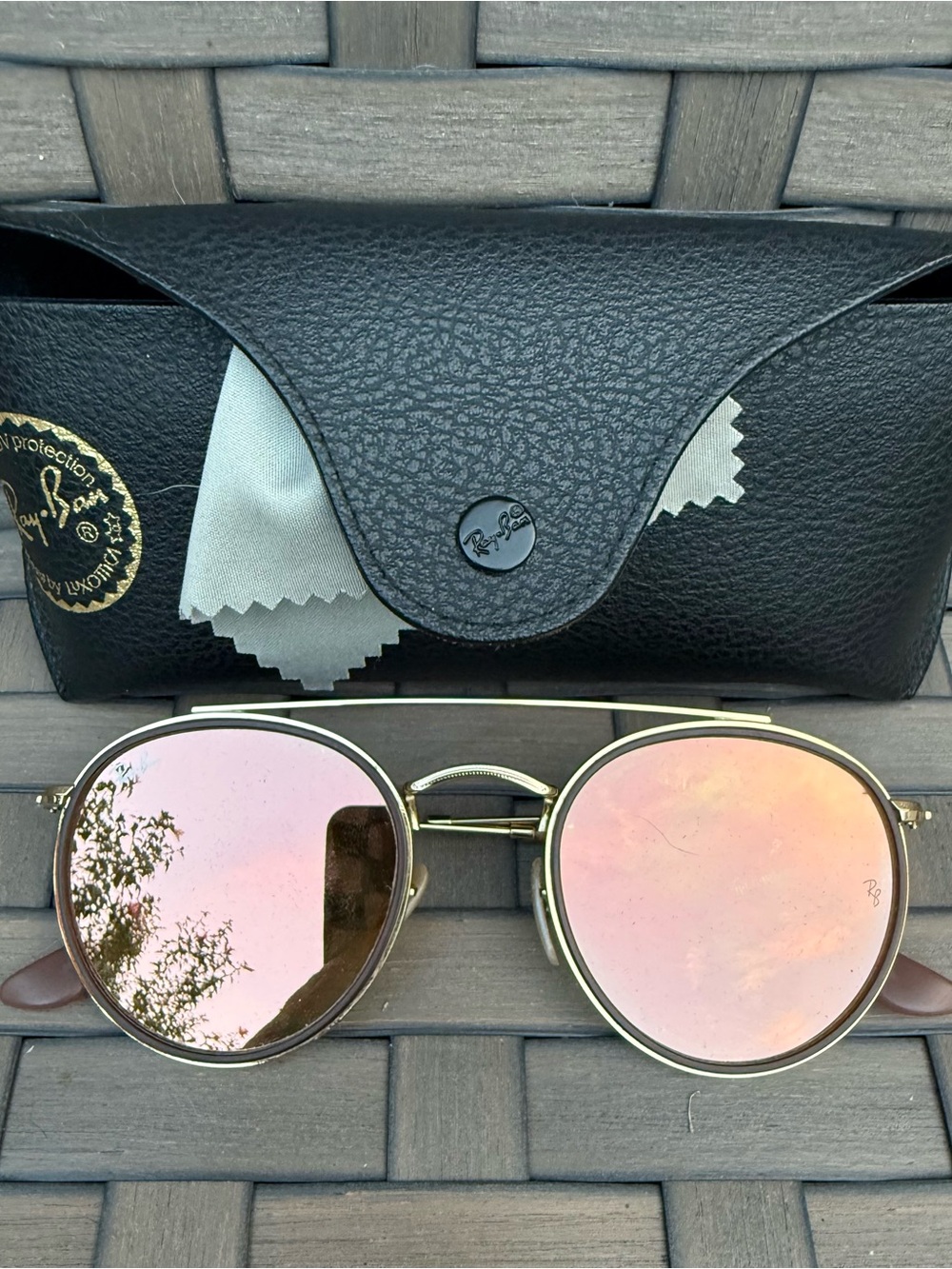 Ray-Ban RB3647N Double Bridge Round Sunglasses – Gold / Brown Pink Mirror (51mm)